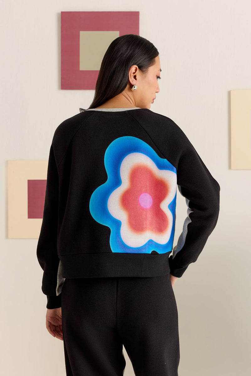Contrast Bloom Cropped Sweatshirt