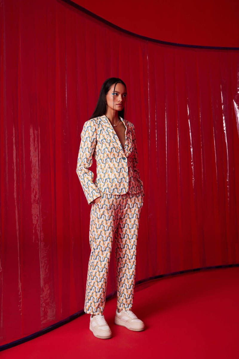 Con'tour Sleek Blazer