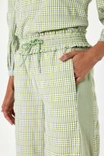 Edge Plissé Pants