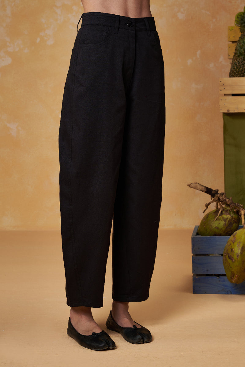 Aeris Essential Pants
