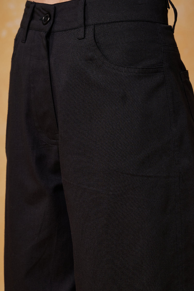Aeris Essential Pants