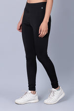 Vibe in Bold Leggings