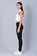 Vibe in Bold Leggings