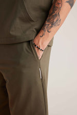 Essential Shorts - Olive