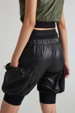 Pop-Out Shorts - Black