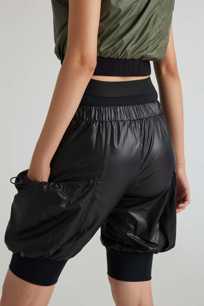 Pop-Out Shorts - Black